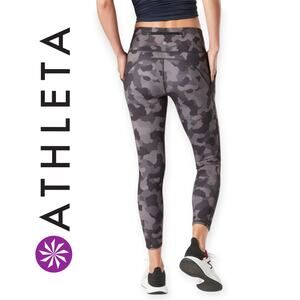 Athleta | Small | Lightning Camo 7/8 Tight in Supersonic Black Style 487500